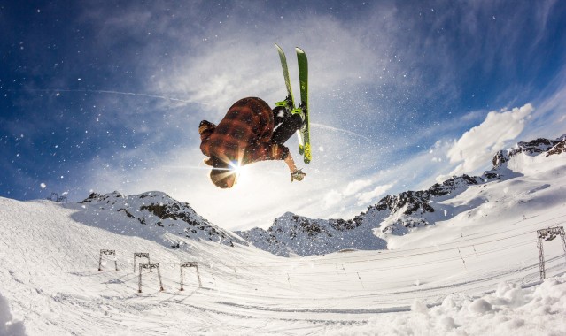 【华体会】转会风云再起，亚特兰大截胡罗马心仪国脚，首都狼闪电锁定18岁新星帕多里