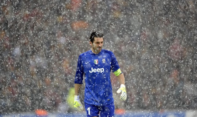 华体会体育官方_比詹-罗宾逊狂飙179码摧毁防线，当选国联第17周最佳进攻球员