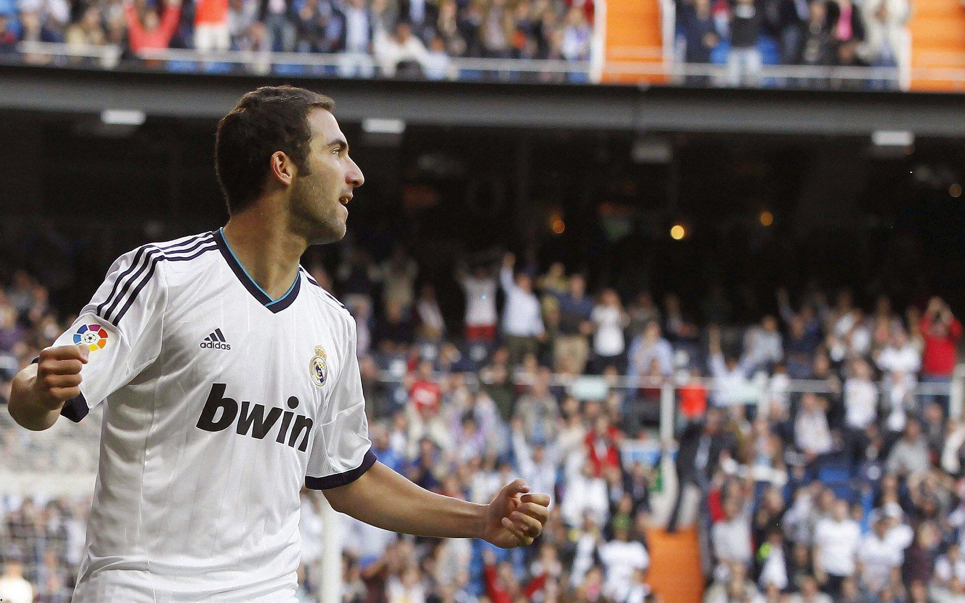 斯凯利豪言锋线选择令人生畏,深度阵容成球队冲击巅峰核心引擎