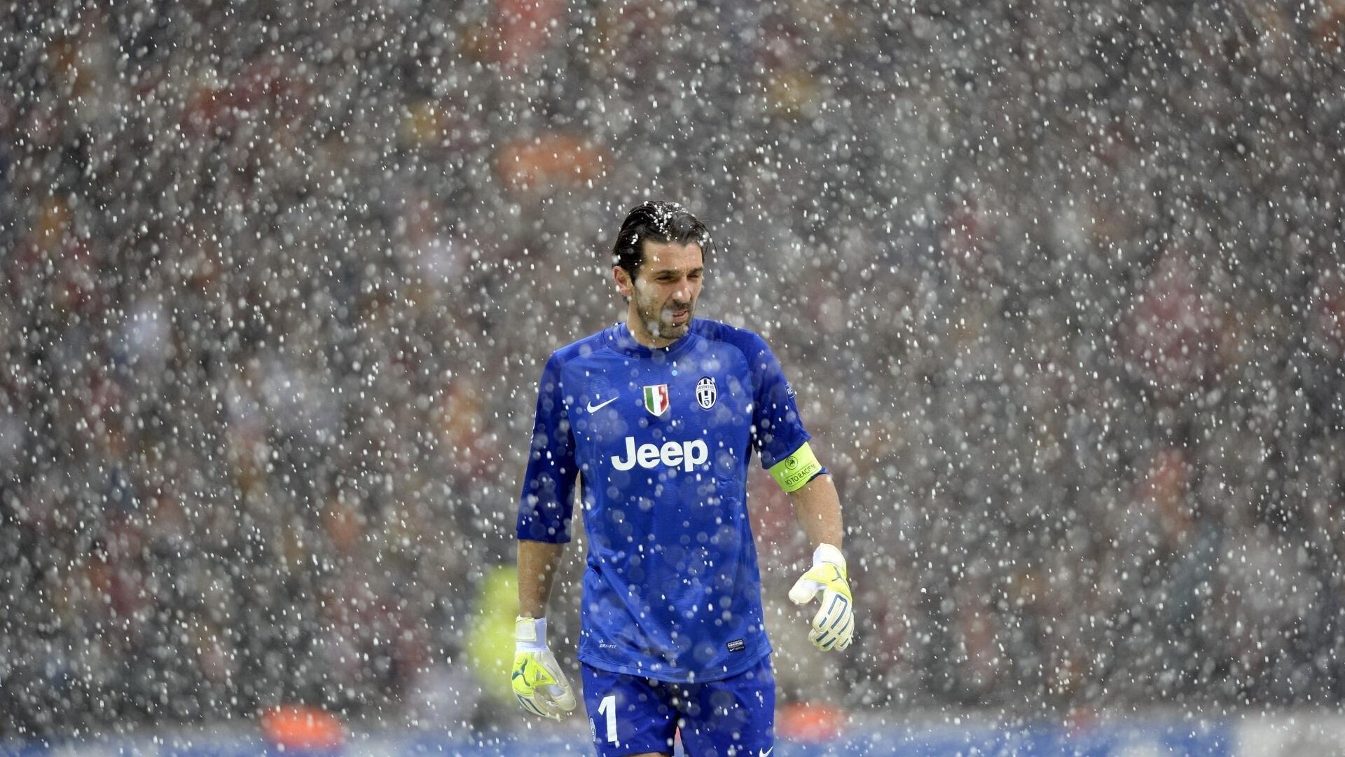 独家专访引爆更衣室矛盾，小里弗斯公开质疑泰伦·卢执教风格，指责其习惯性推卸责任