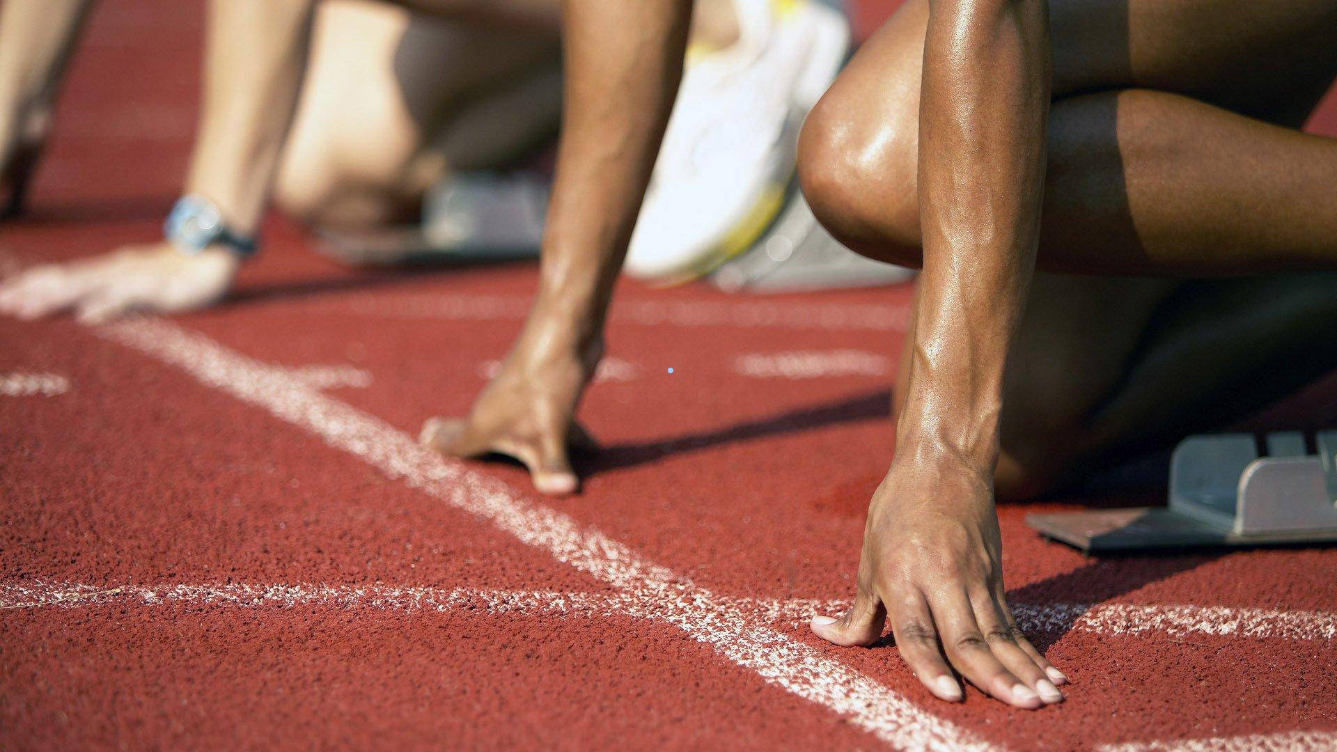 空中失控后的笑声，竞技体育中意想不到的治愈瞬间